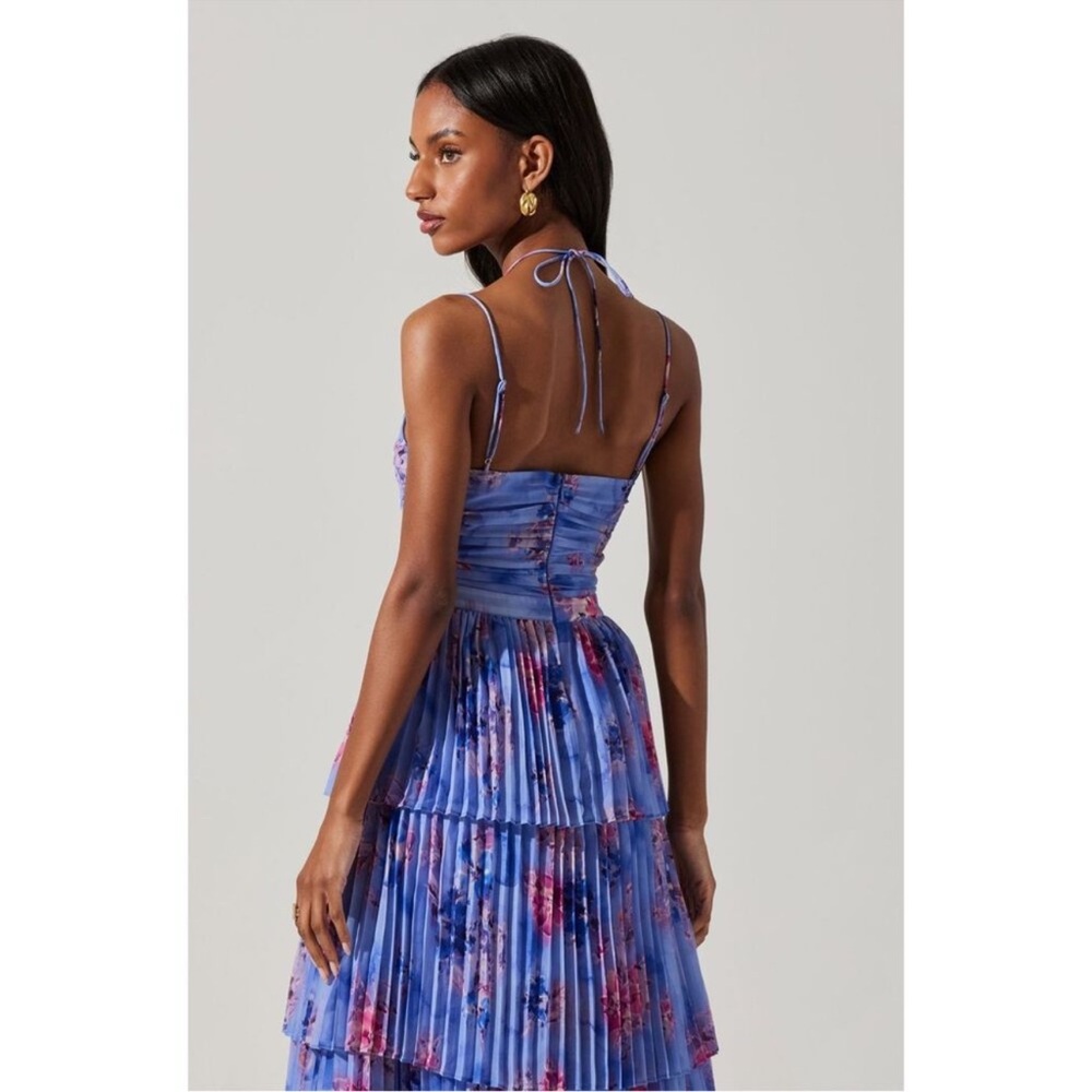 NEW ASTR Daytona Floral Pleated Halter Maxi Dress Periwinkle Size Large - Picture 4 of 11